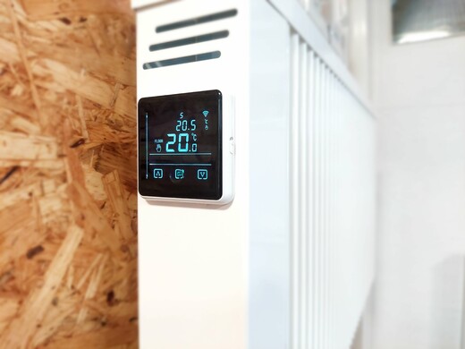 zabudovaný boční termostat dotykový wifi ME 108